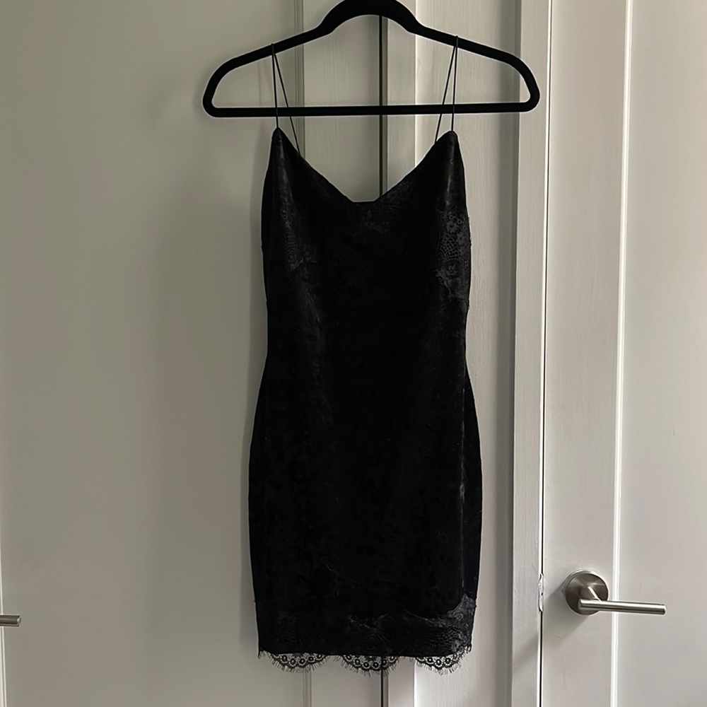 Guess black velvet and lace dress - size small